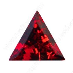 Фианит красный треугольник 5х5х5