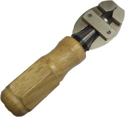 Тиски металлические ручные с деревянной ручкой Т16